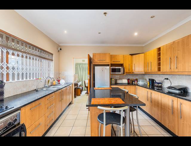4 BEDROOM FREEHOLD FOR SALE IN VASCO ESTATE